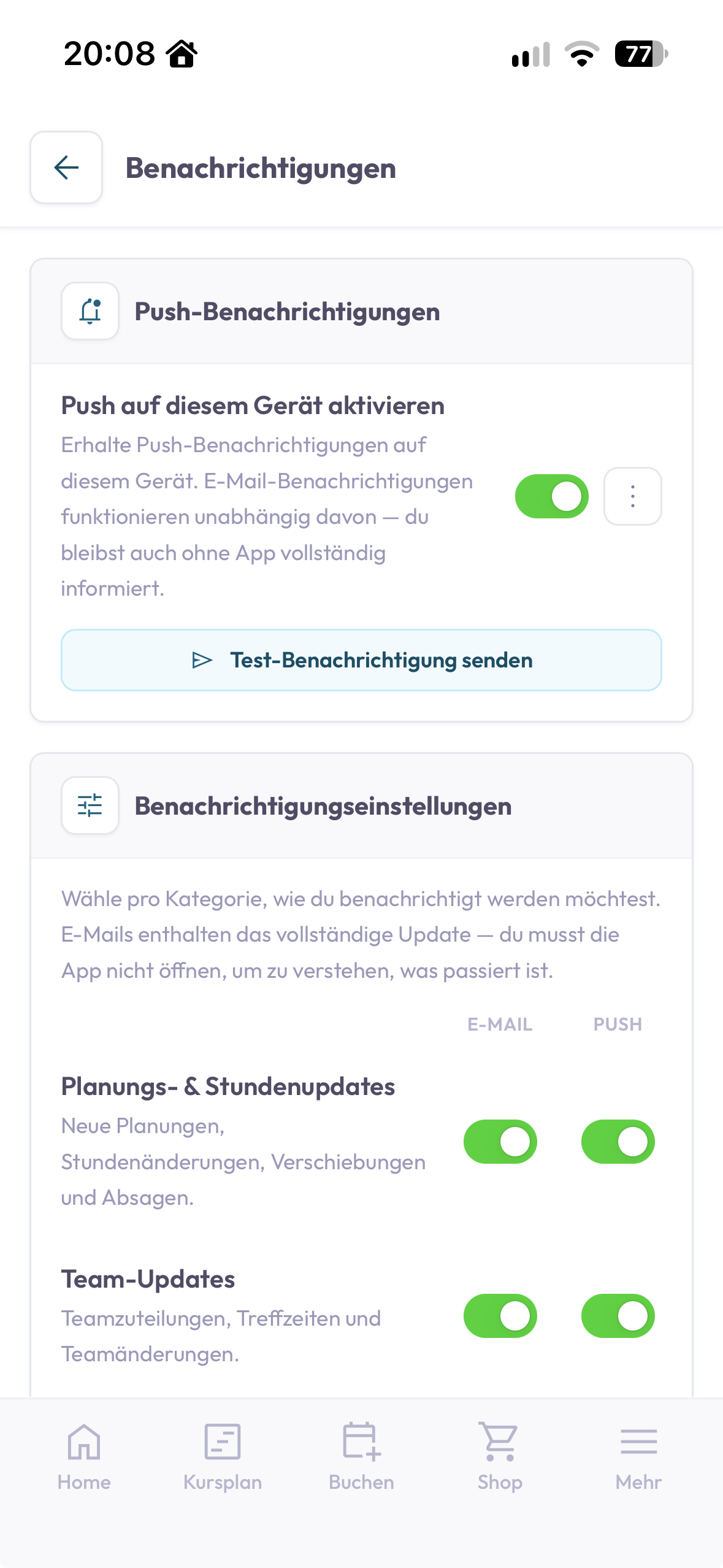 Benachrichtigungen auf dem Smartphone: Push ist für dieses Gerät aktiviert. Der Test-Button und getrennte E-Mail- und Push-Schalter für Planungs- und Team-Updates sind sichtbar.