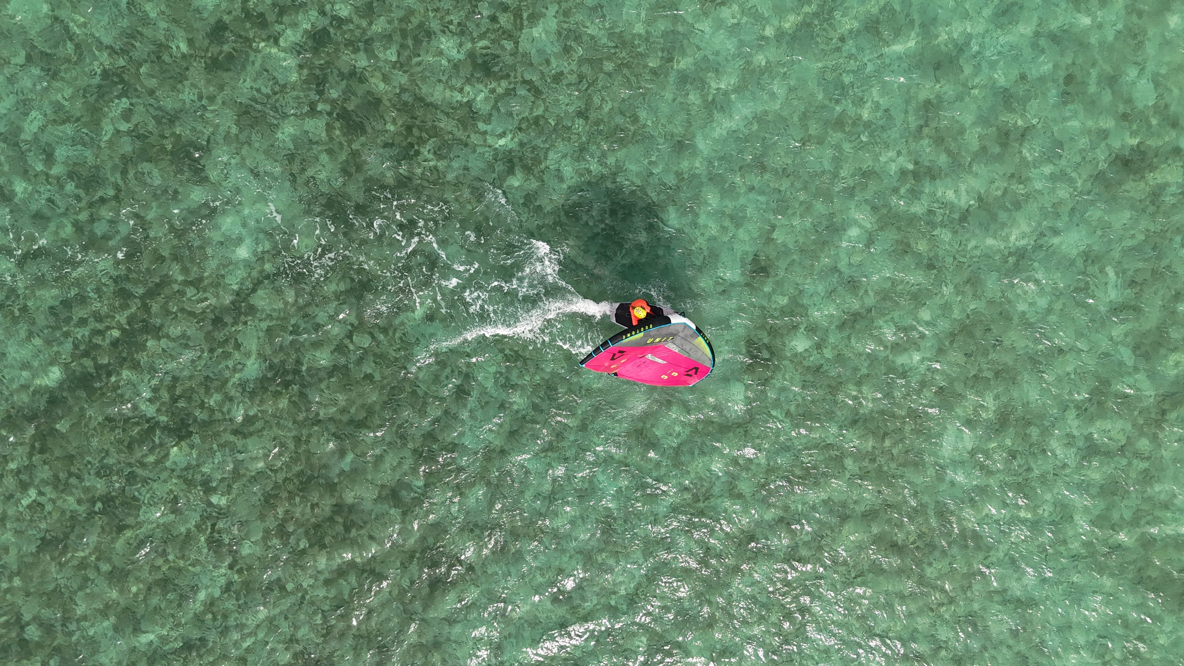 Wingfoil school session on the water 1
