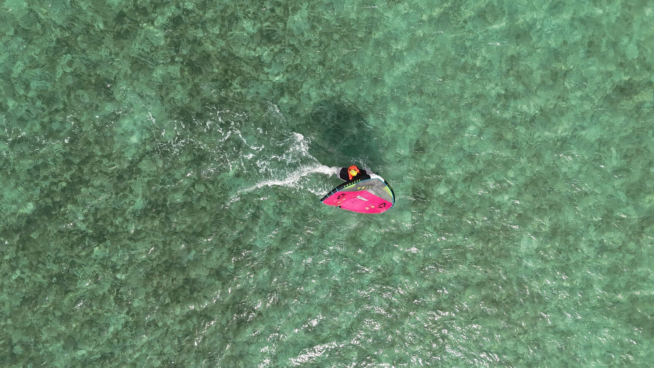 Wingfoil school session on the water
